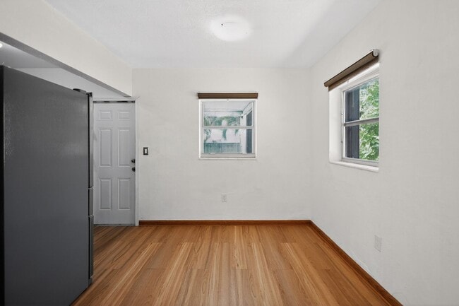 Building Photo - 76 NE 170th St