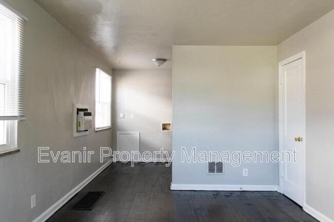 Building Photo - 113 Niagara Ave