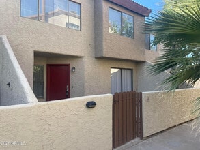 Building Photo - 2040 S Longmore