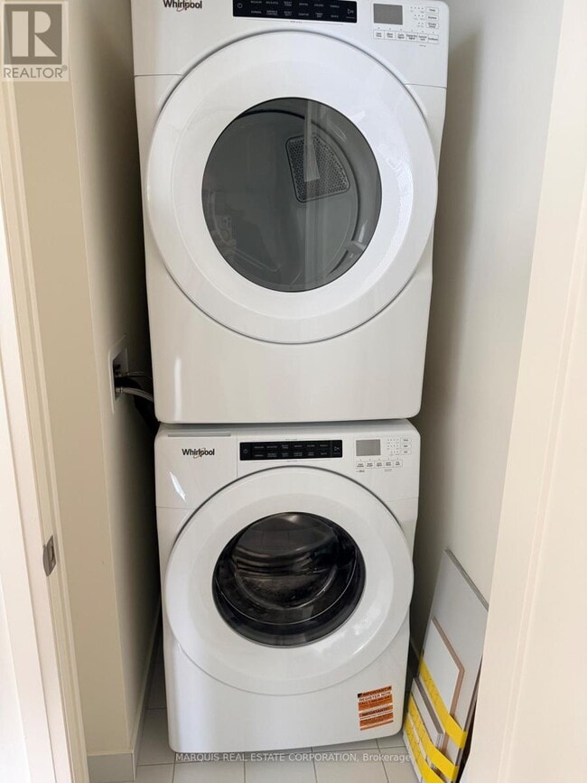 Building Photo - 27 Korda Gate