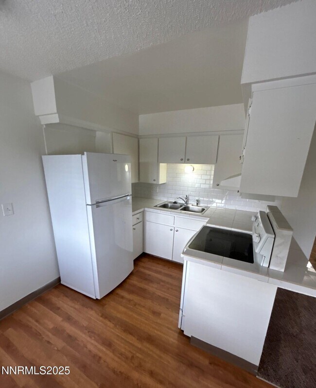 Foto del edificio - 901 Virbel Ln