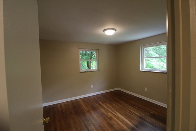Building Photo - 3447 Evergreen Rd