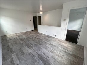 Building Photo - 63 Harris St
