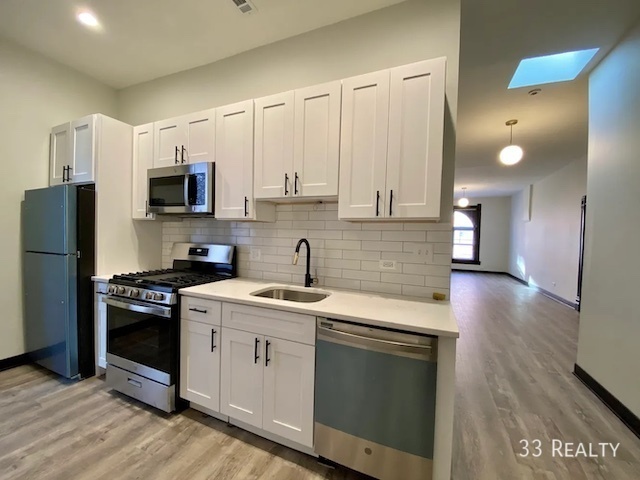 Foto principal - Beautifully Rehabbed 2 Bedroom 1.5 Bath in...