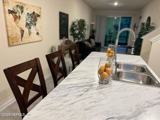 Foto del edificio - 106 Whispering Brk Dr