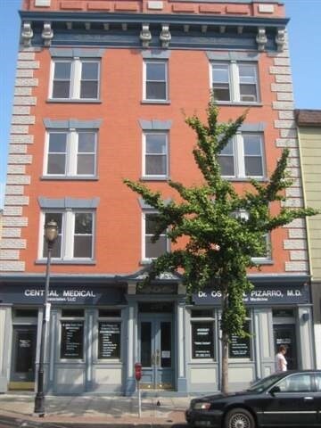Foto principal - 250 Central Ave