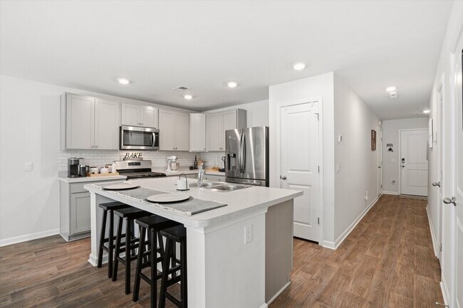 Foto del edificio - 221 Cozy Brook Ct