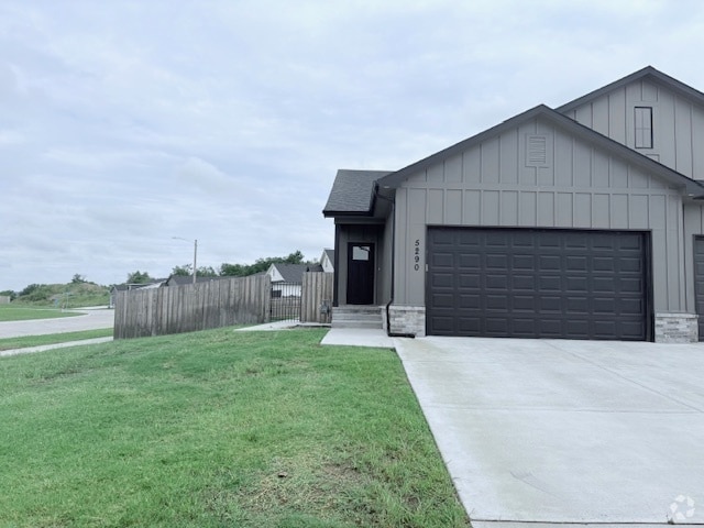 Building Photo - 5290 Pinecrest Ct N