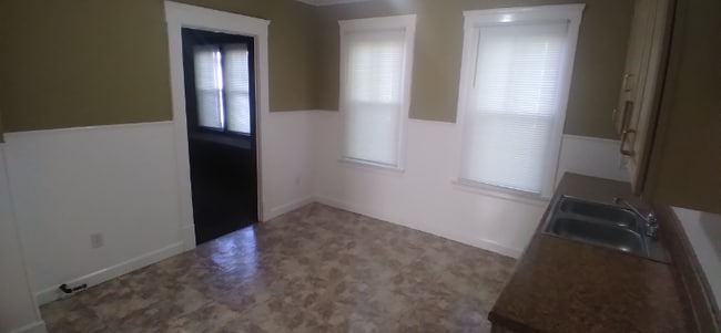 Foto del edificio - 7014 Worley Ave