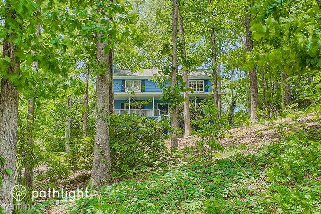 Foto del edificio - 4 br, 3 bath House - 1083 Lake Drive UNIT
