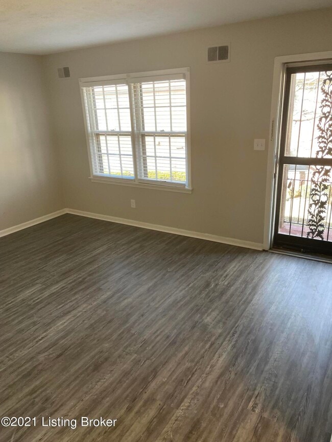 Building Photo - 2707 Riedling Dr