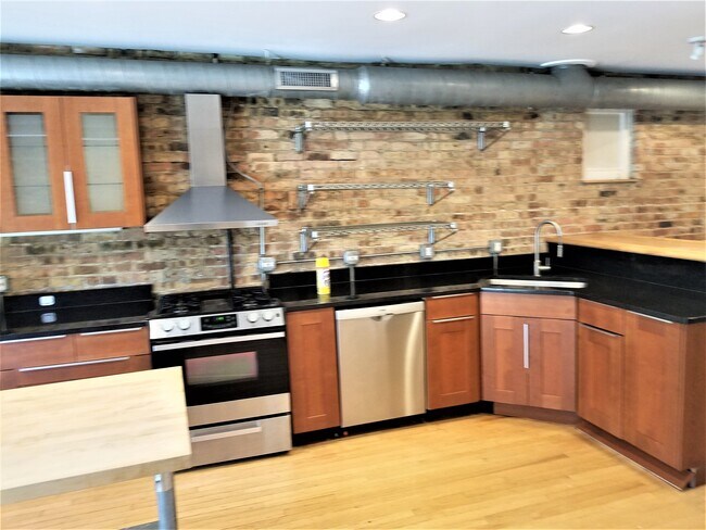 Foto del edificio - 1822 N Wood St