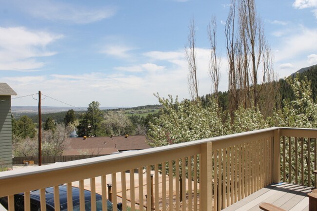 Building Photo - Beautiful home on Highland for rent