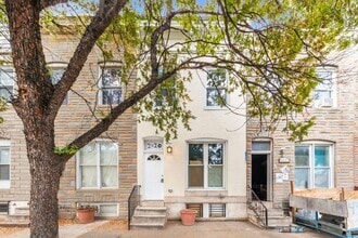 Building Photo - 2420 E Madison St