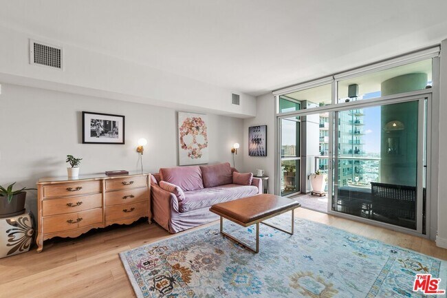 Foto del edificio - 13700 Marina Pointe Dr
