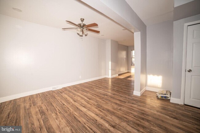 Building Photo - 2648 S 68th St