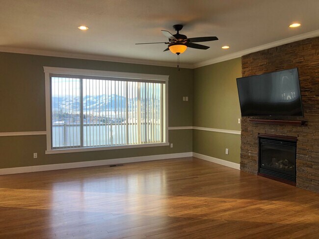 Building Photo - Luxury East Medford Home with 4 Bedrooms, 2 Bonus Rooms & Dual Living Areas