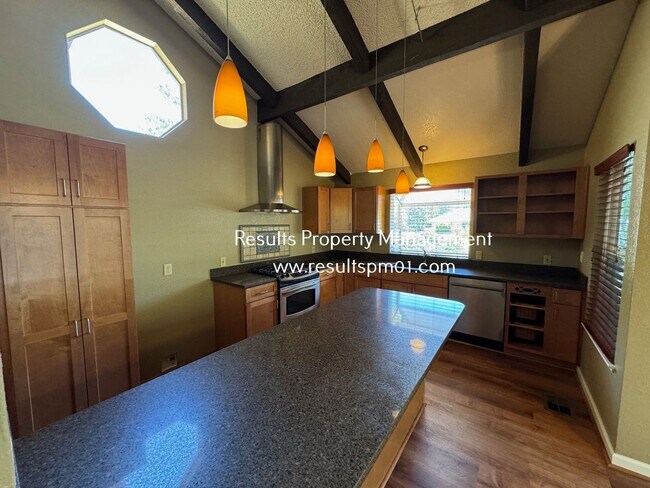 Building Photo - Rocklin 3 Bed 2 Bath Gem