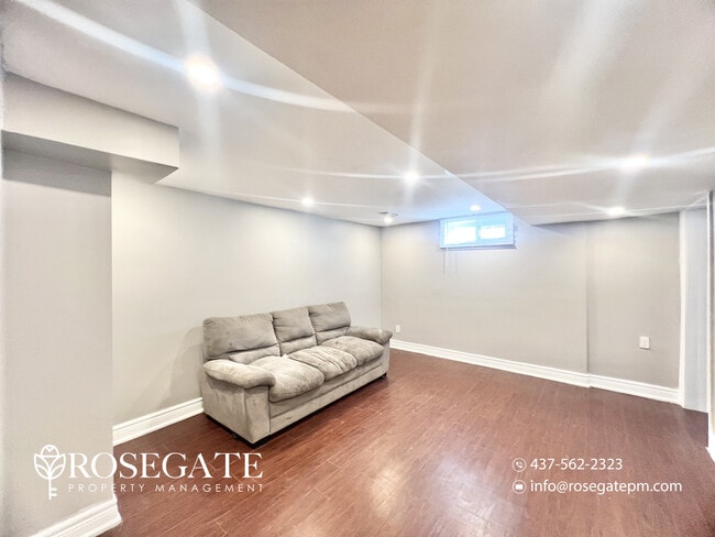 Building Photo - Spacious 3-Bedroom Basement Apartment with Parking in London, Ontario