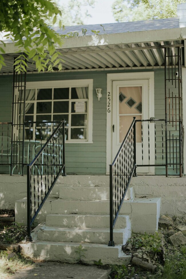 Building Photo - 2526 S Madison St