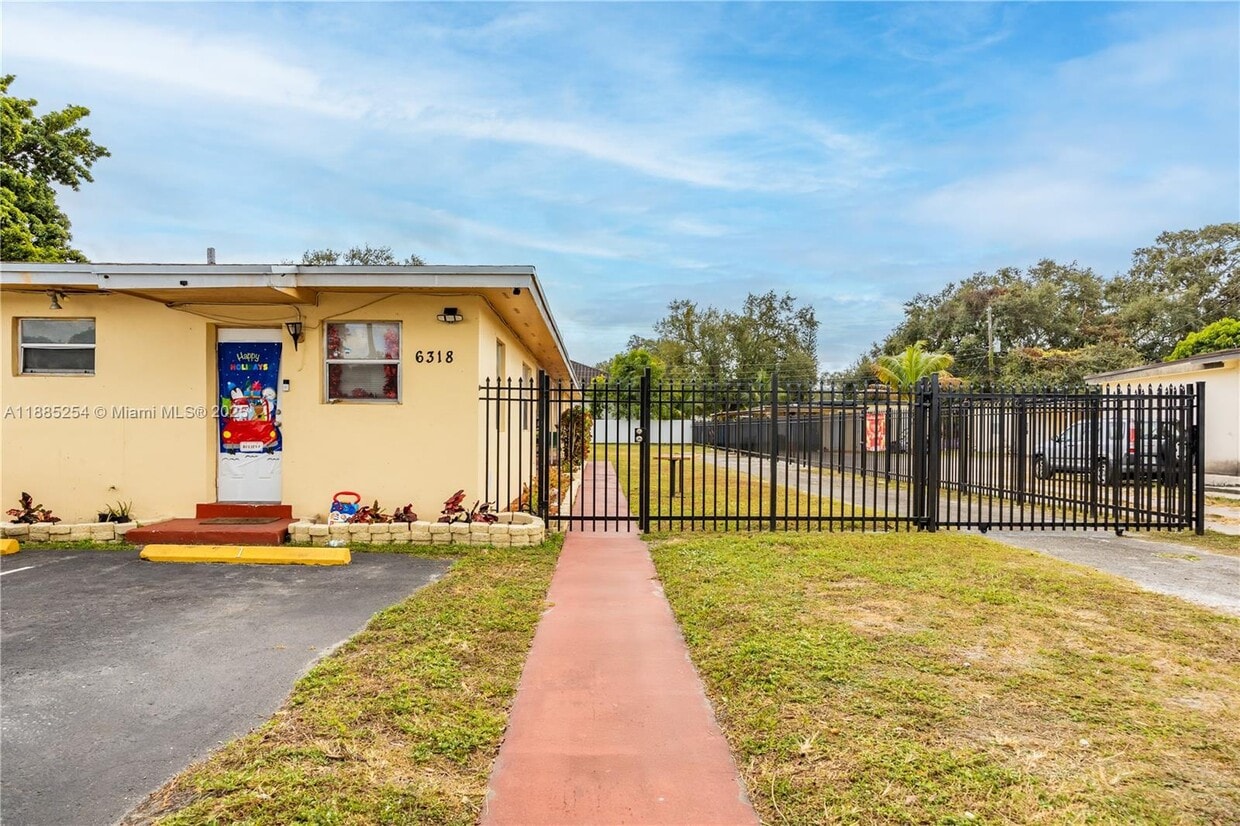 Primary Photo - 6318 SW 25th St