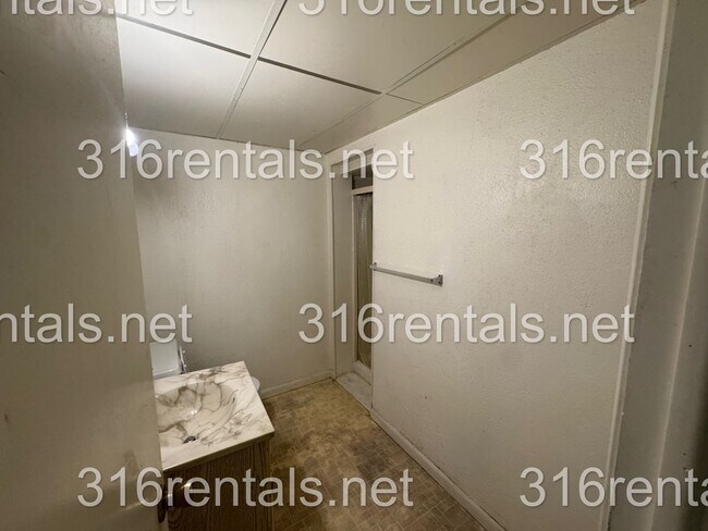 Foto del edificio - 511 Holly Ln