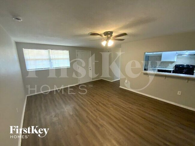 Foto del edificio - 3567 Harbor Blvd