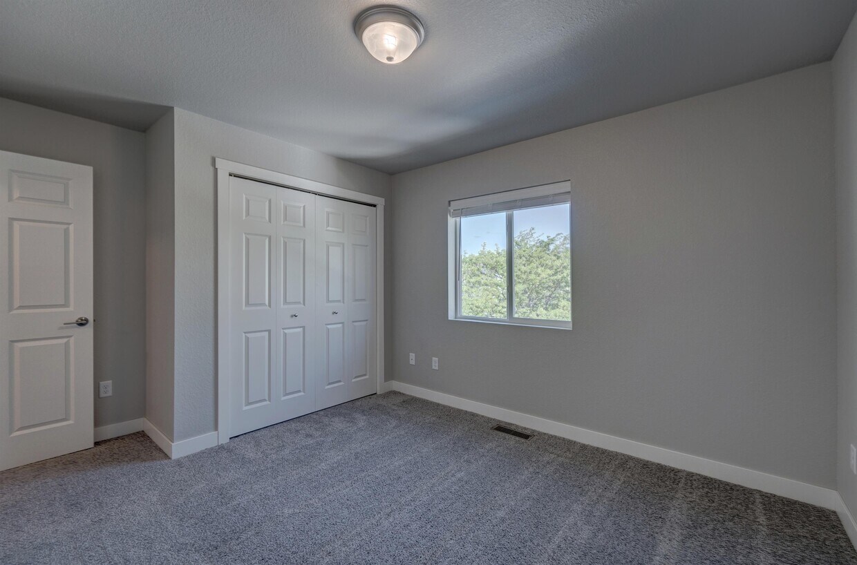 4805 5th St Unit 14, Rapid City, SD 57701 - Room for Rent in Rapid