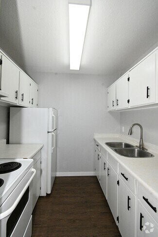 Building Photo - 4280 Quentin Ave