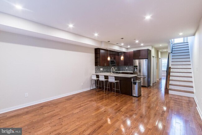 Foto del edificio - 1025 S 18th St