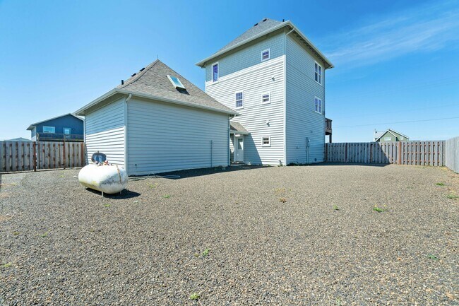 Foto del edificio - 1140 Ocean Shores Blvd SW