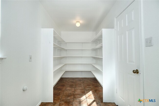 Foto del edificio - 2619 Byfield Dr