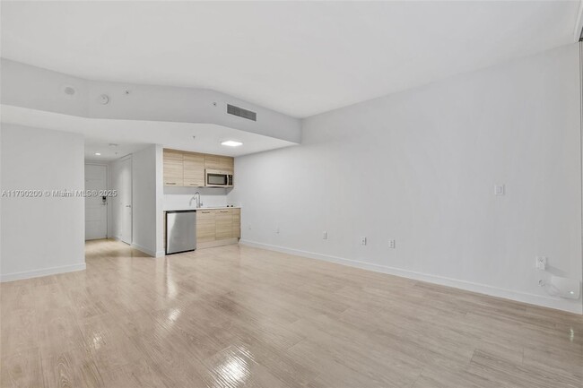 Foto del edificio - 1756 N Bayshore Dr