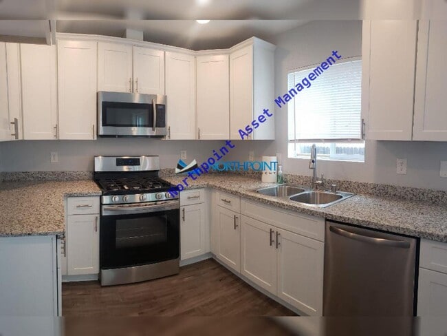 Foto del edificio - 4 BR/2.5 BA | Newly Renovated Single Family Home | 1-Car Covered Parking | Fully Fenced Backyard