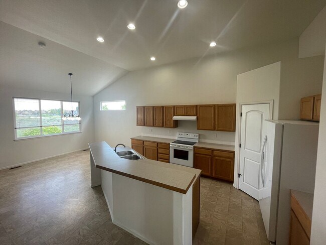 Foto del edificio - Beautiful 4 Bed, 3 Bath House in Maple Hill!