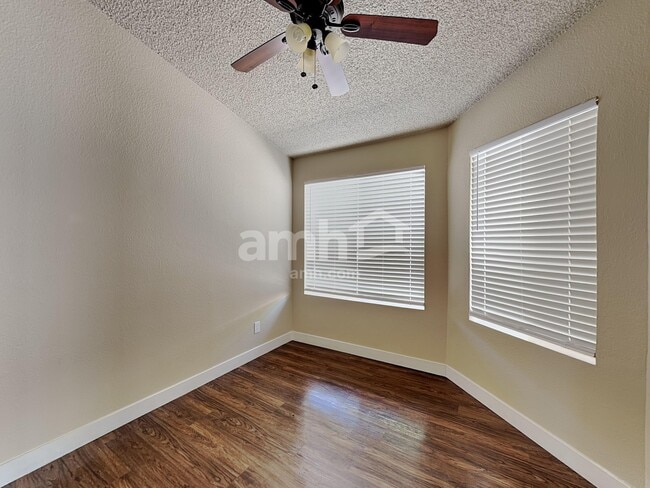 Foto del edificio - 6302 W Puget Ave