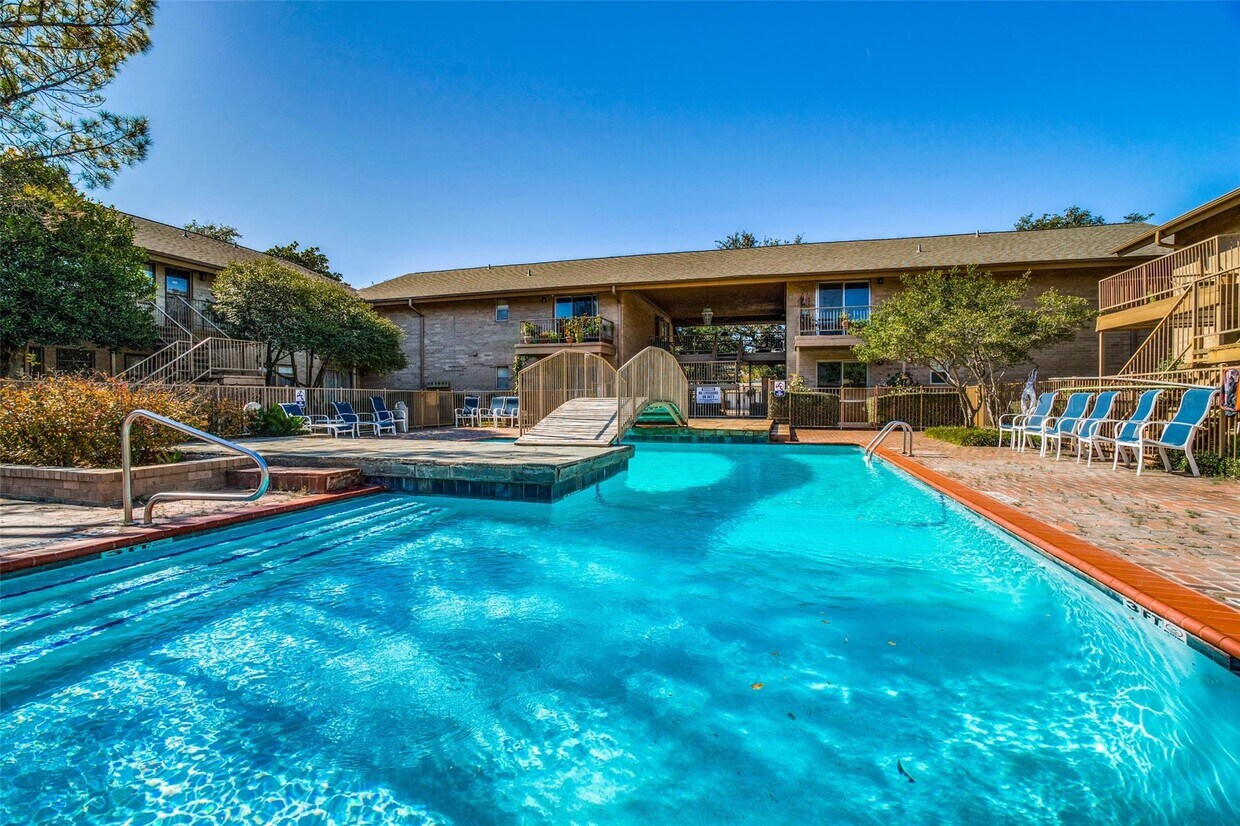 11410 Park Central Plz Unit B, Dallas, TX 75230 Condo for Rent in