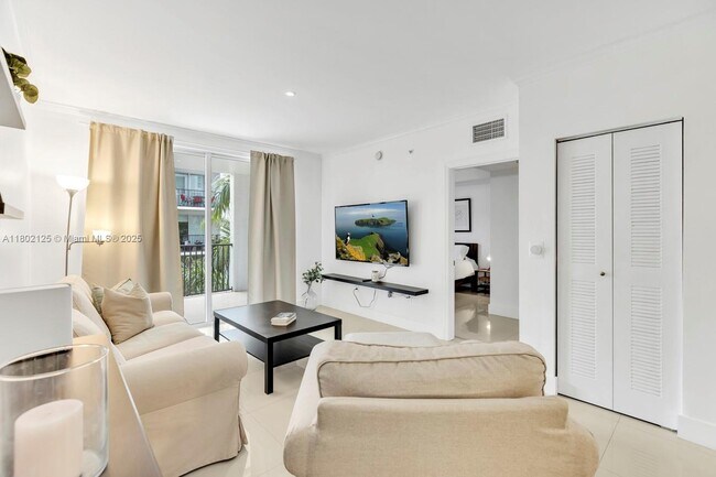 Foto del edificio - 17100 N Bay Rd