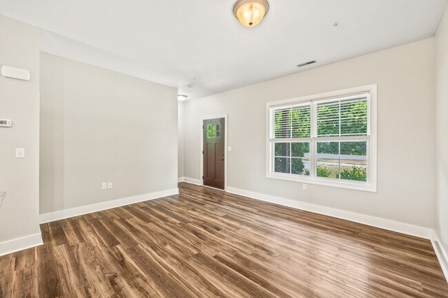 Foto del edificio - 137 N Franklin Ave