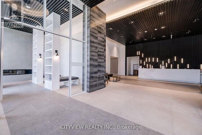 Photo du bâtiment - 2489 Taunton Rd