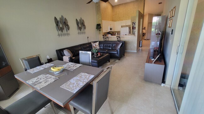 Foto del edificio - 322 Coral Trace Ln