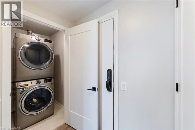 Photo du bâtiment - 95 Dundas St W