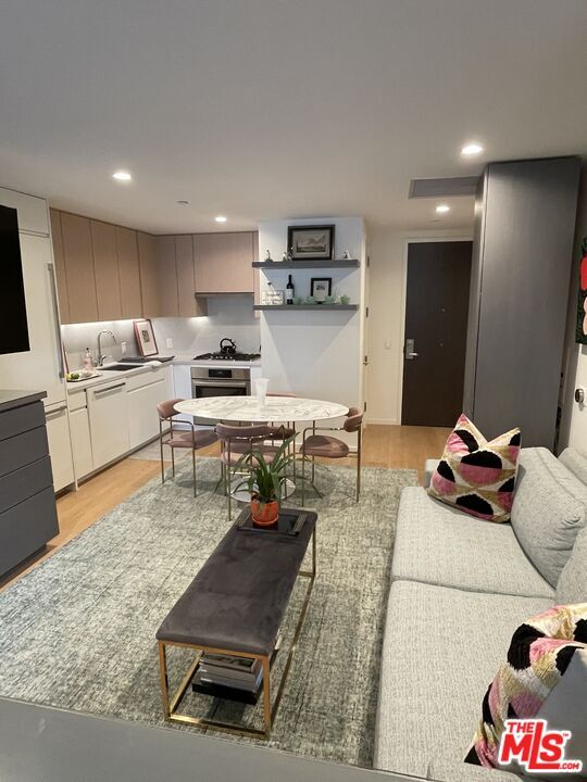 Foto del edificio - 877 Francisco St