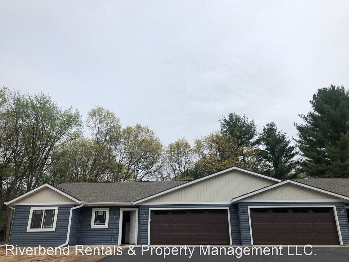 Primary Photo - 114-116 Hickory Ln