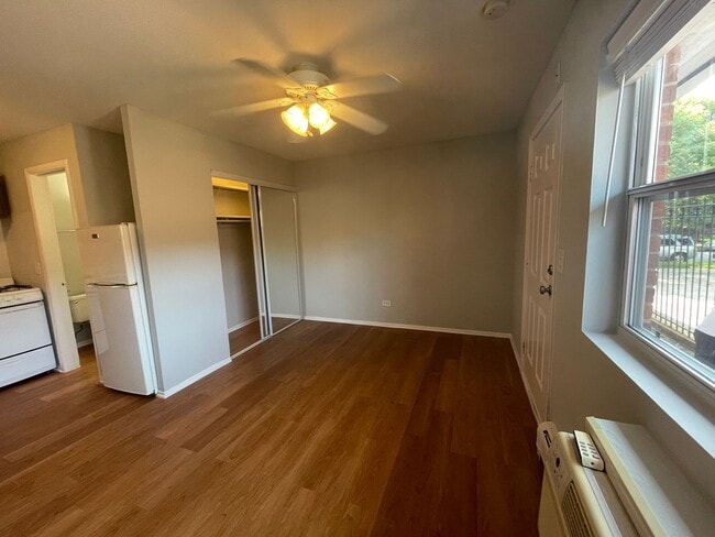 Foto del edificio - 4533 N Dover St