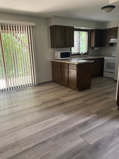 Kitchen Dining & Patio Doors - 1968 Burton St