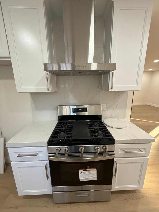 Foto del edificio - 9123 Woodley Ave