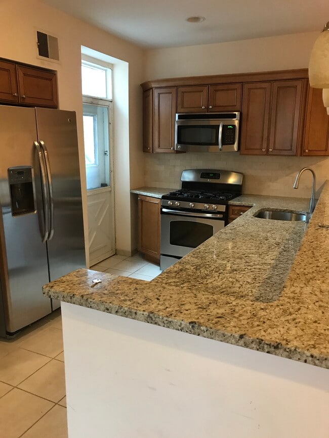 kitchen - 313 S 17th St