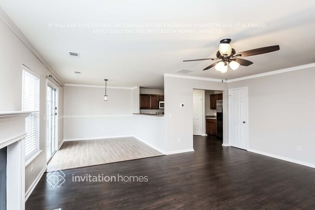 Building Photo - 2820 Englewood Dr