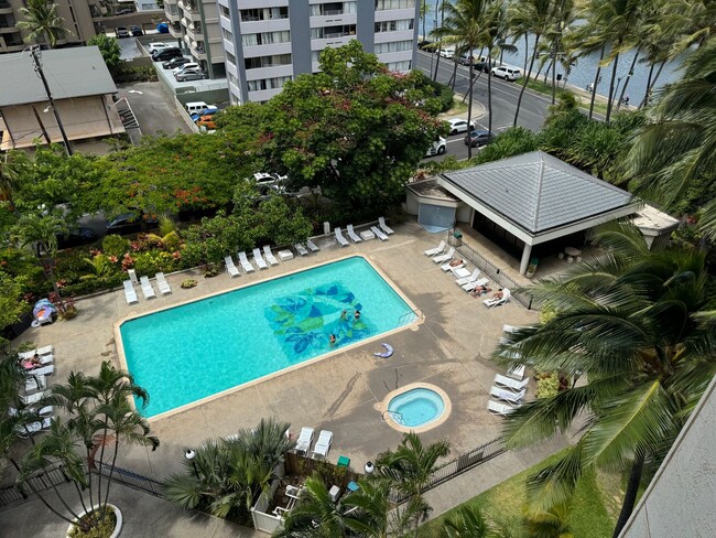 Building Photo - LILIUOKALANI GARDENS, STUDIO/1/1, FULL KITCHEN, GARDEN VIEWS